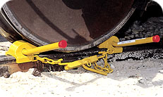 B-2 Type Wheel Chock with tightener and padlock
Exposed Rail. Weight 16 lbs