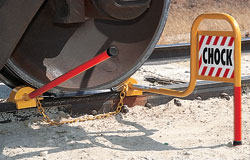 Double Exposed Rail Wheel Chock with Flag
Weight 18 lbs.